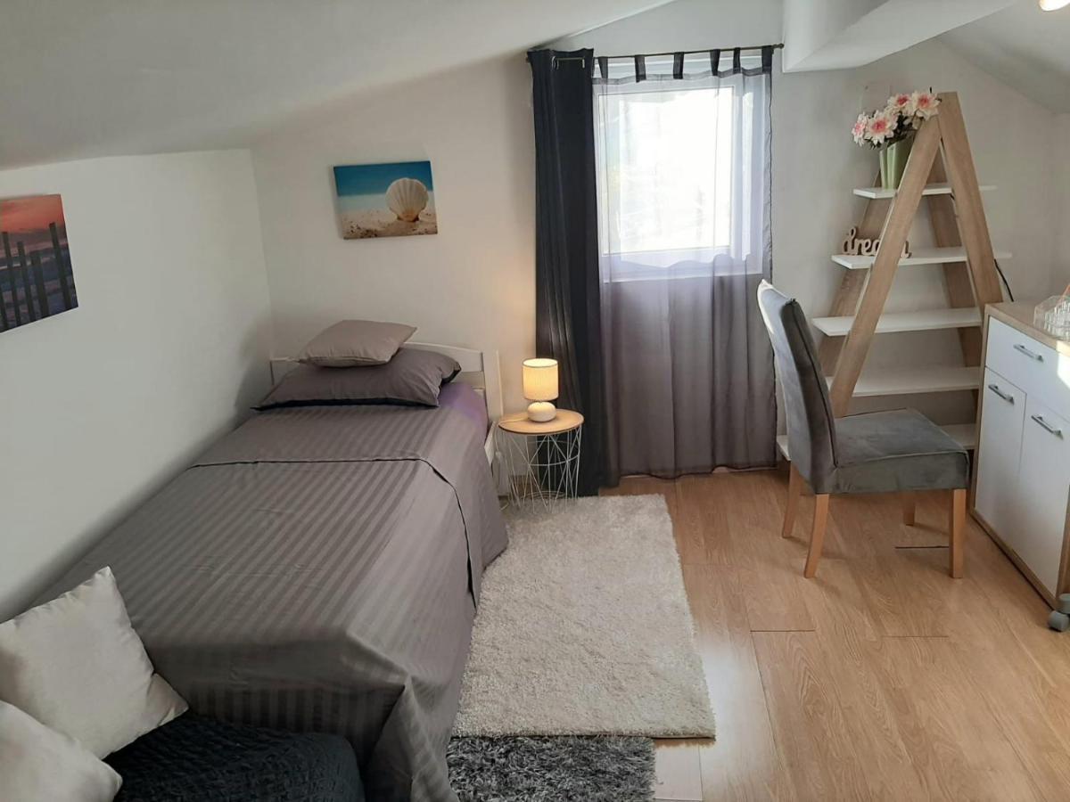 Apartment Natali Kaštel Stari Zewnętrze zdjęcie